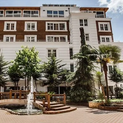 Prestige Hotel تيرانا